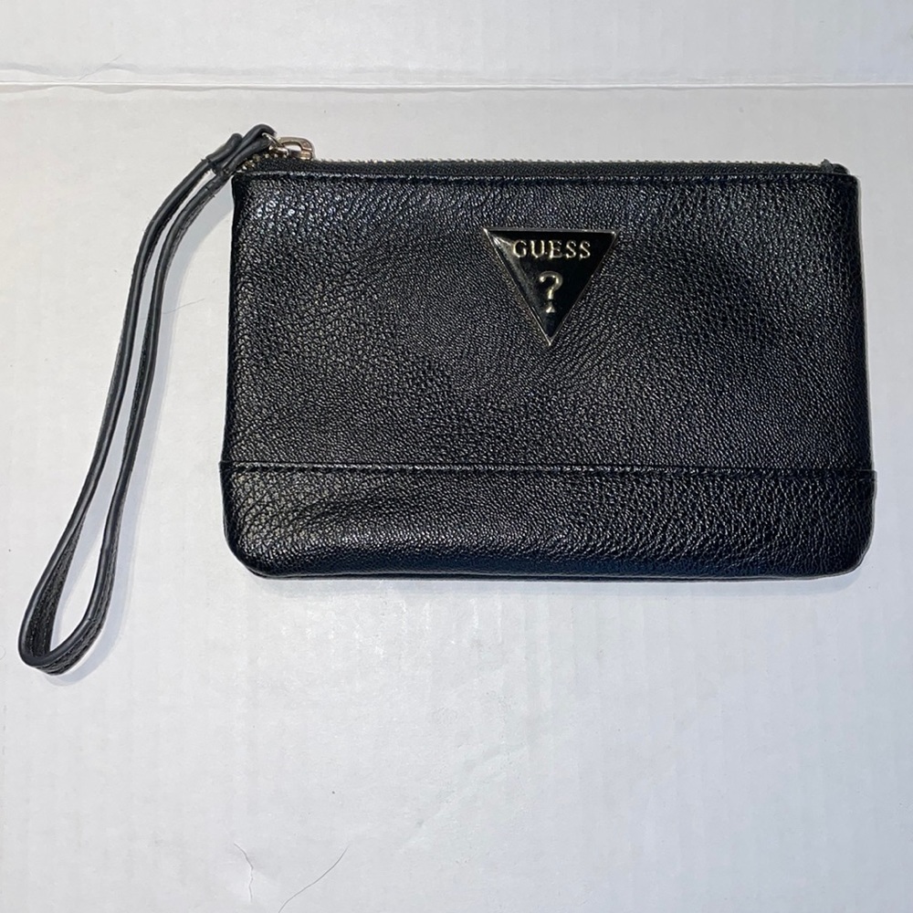 NWOT Guess wristlet